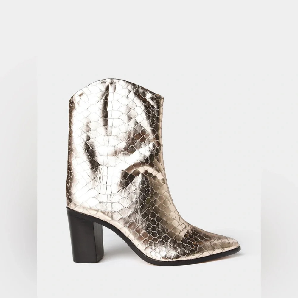 NWOT Schutz Vonna Croc Embossed Leather Booties size 7.5